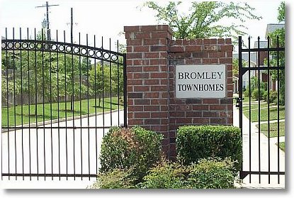 Bromley Towhomes Entrance Baton Rouge